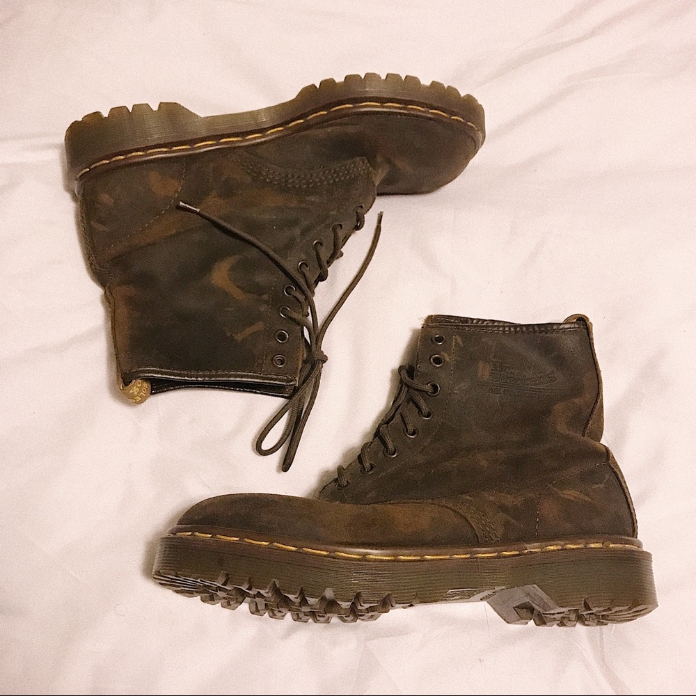 Vintage brown doc martens